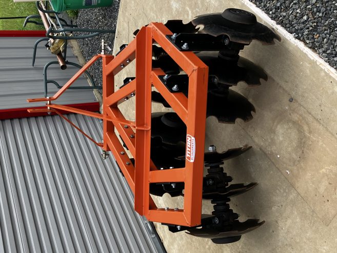 Titan 3 point 4 ft. notched disc harrow